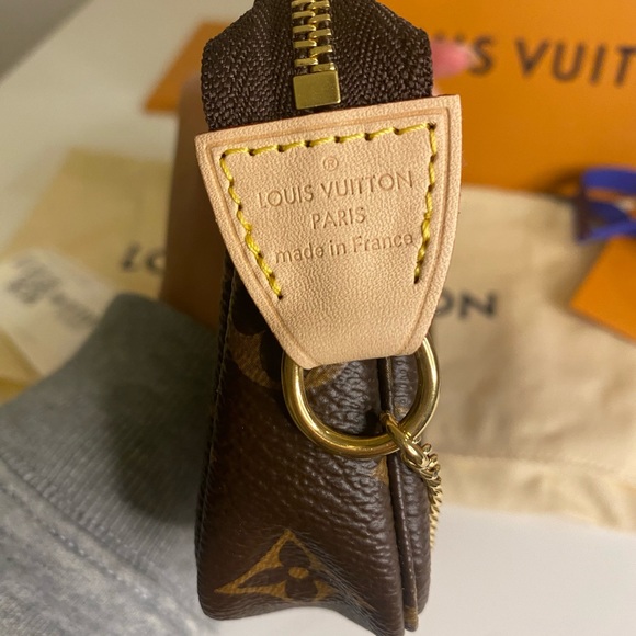 SOLD ❌ BRAND NEW Louis Vuitton Mini Pochette - Picture 2 of 7